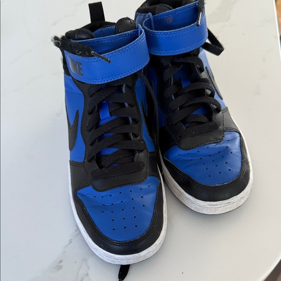 Nike Kids Black and Blue Sneakers - Picture 1 of 1